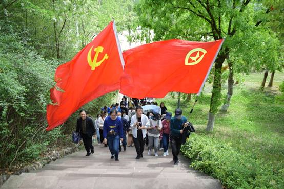 红旗.jpg